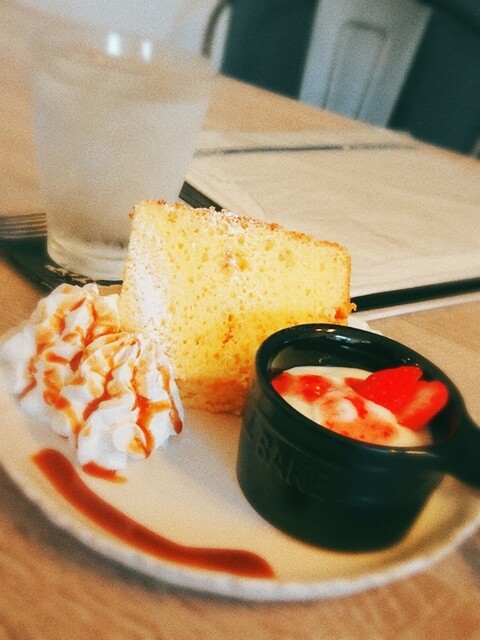 カフェバー メイ 錦岡 | 苫小牧のカフェ・クレープ専門店