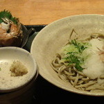 「おろしそば」630円「蕎麦いなり」320円