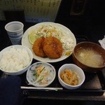 目黒のさんま 菜の花	 - メンチカツ定食800円