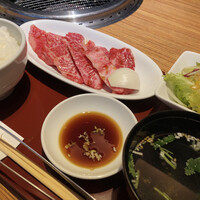 焼肉 しんうち 神楽坂 - 