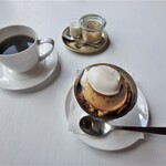 カフェ・テテ - ホットコーヒー（中深いり）＆カスタードプリン