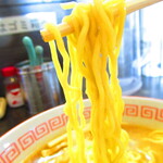 ラーメン ふくや - 醤油ラーメン５００円（税込）の麺のアップ【２０２１年１０月】