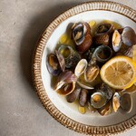 DARIO - 色々な貝の白ワインレモン蒸し