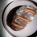 DARIO - 自家製のライ麦パン