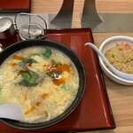 8番らーめん - 酸辣湯麵、792円・ミニ炒飯、319円