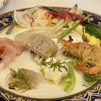 Ristorante IL FIGO INGORDO - ◎カンノーリ
                    ◎ソフトシェルシュリンプ 
                    ◎青トマト  カプレーゼ
                    ◎ヒラメのカルパッチョ 水茄子のサラダ
                    ◎パルマ産ルリアーノ
                    ◎もち豚のテリーヌ 
                    ◎蕪の葉や人参スライス バーニャカウダー