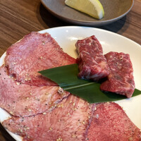 焼肉うしごろ 新宿三丁目店 - 