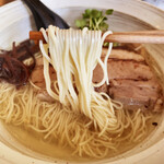 らーめん食堂 一心 ナミハナ - 細麺、おいしかった！コツコツとした食感。