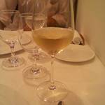 イルキアーロ - １杯目の白ワイン♪