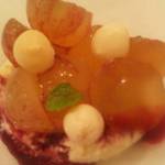 イルキアーロ - 白い丸いのは、メレンゲっぽいお菓子、とのコト♪