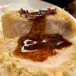 丸五 - 手前(ヒレ)奥(ロース)