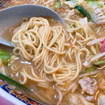 宝龍 - 麺は中太麺