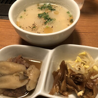 焼肉 矢澤 東京 - 牛骨スープ、牛すじ煮込み、ナムル