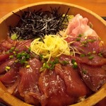 Marusa Suisan - カツオの手こね寿司のアップ