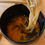 Sobakiri Ishigaki - 熱汁（辛汁）と卵黄　釜揚げそば