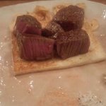 利心 - ミディアムレア。山山葵と天然塩で。