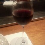 利心 - グラスの赤ワイン。