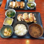 餃子専門店 皮と餡 - 餃子定食