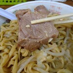 ラーメン二郎 - 肉です！って感じ