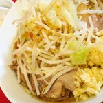 ラーメン二郎 - ラーメン半分＋ニンニク多め＋白ネギ