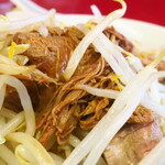 ラーメン二郎 - 豚の厚み