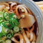 かがわ軒 - かけうどん（480円）の美味しいところ（うどんのみみ）アップ