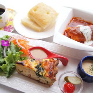 Quiche & cabbage roll plate lunch