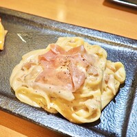 バール・エ・リストランテ・タブリエ - トスカーナ特産ポルチーニ茸と パルマ産生ハムのクリームソース