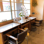 cafe 津別珈琲 - 1階の店内