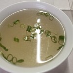 Giyouza Senta - スープ。「お熱いので～」の一言ありました。味は薄いかな