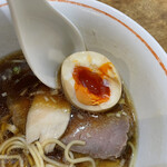 麺尊 RAGE - 煮卵の半熟具合がいい