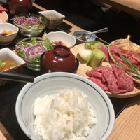 純和牛焼肉 無限亭。 - 