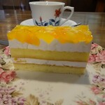 Kafe Gyarari En - リンゴと桃のケーキ