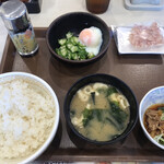 すき家 - 料理写真:まぜのっけ朝食 350円