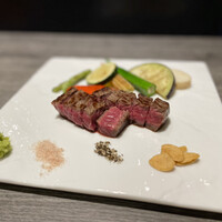 鉄板焼katakago - 焼き野菜とA5黒毛和牛赤身肉ステーキ