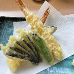 地魚料理 恵比須 - 熱々の天ぷら