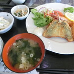 Yu Topia - シーフードフライ定食