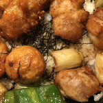 Izakaya Shou - あべ鶏とつくね丼のアップ