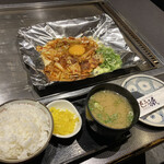 Okonomiyaki Teppanyaki Tougi - 豚キムチ定食
