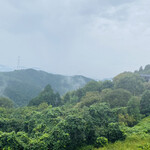鳥唄山馨 - 高い高い山々。神々しい気持ちになります。