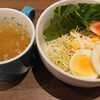 kyattsukafe - スープ サラダ ライスのセットのスープとサラダ