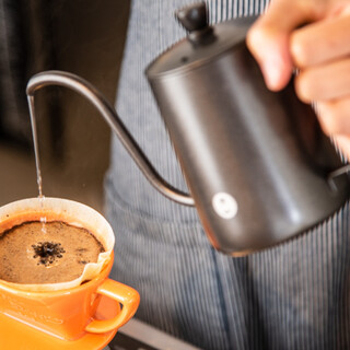 ブックス&カフェ ドレッドノート_0