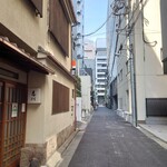 Kabuki soba - 歌舞伎座真裏の細い路地。