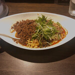 四川担担麺 阿吽 - 味噌つゆ無し担担麺(辛さ4･痺れ5) 960円