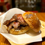 Burger Revolution Tokyo Wine & Bar - 黒毛和牛サーロインステーキバーガー