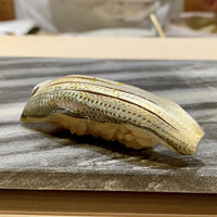 八重洲 鮨 海味 - 大分のコハダ
                      酢でしっかりと締めたコハダは独特な風味があり旨味が強くとても美味しいです♪