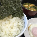 Nakau - 目玉焼き朝定食