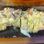 もつ焼 まるい - フォルマッジョチキンステーキ