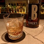 バー・バックヤード - BAKER’S 7年
            Kentucky Straight Bourbon Whiskey