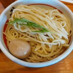 Akashi Shio Gensui - 自家製麺の太麺、旨い麺であることはお墨付き